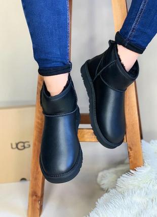 Зимние сапоги ugg с овчиной черные кожаные2 фото