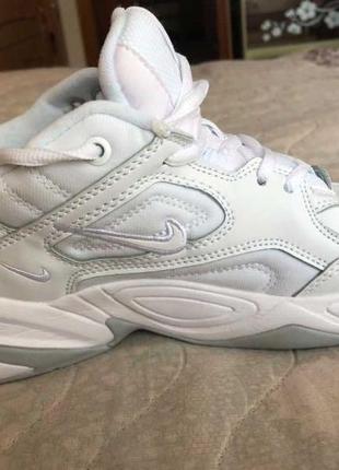 Продам кросівки nike m2k tekno