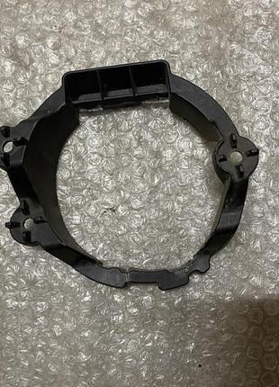 Кронштейн противотуманной фары правый toyota avensis t27 2012-15