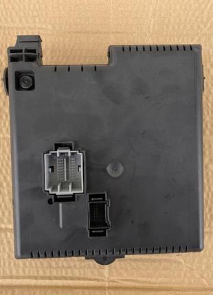 Блок предохранителей задний салонный volvo s60/v70/xc90, оригинал