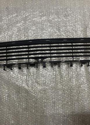 Решітка радіатора, переднього бампера opel vectra с 2002-2005