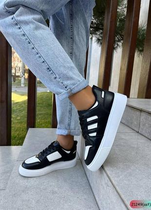 Шкіряні натуральні кросівки