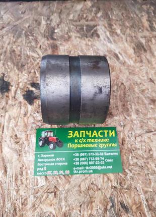 Втулка поворотного вала мтз 70-4605032
