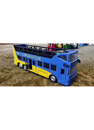 Автобус  іграшка2 фото