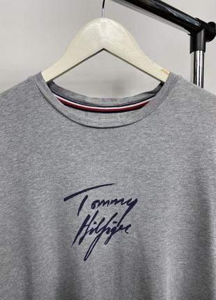 Tommy hilfiger футболка м2 фото