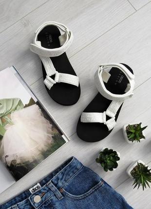 Босоніжки білі спортивні сандалі хайкінг5 фото