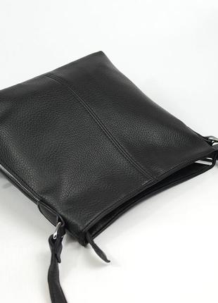Черная женская молодежная модная мягкая сумка кросс боди средняя через плечо на молнии5 фото