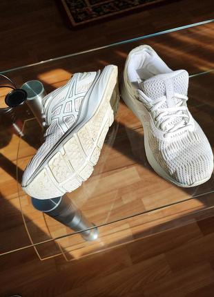 Кроссовки женские