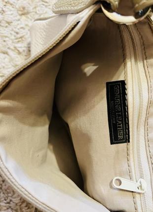 Сумка кожаная genuine leather italy оригинал бренд сумочка кожа белая , длинная ручка,  маленькая10 фото