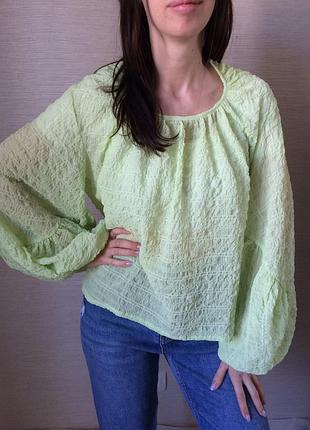 Женская салатовая блузка с пышными рукавами