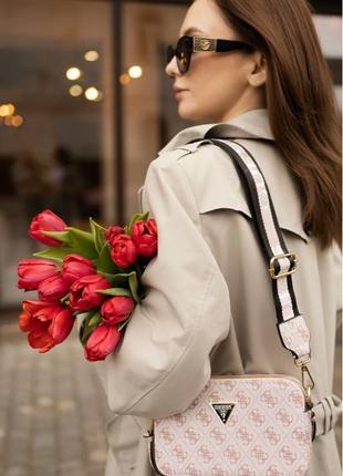 Жіноча сумка guess snapshot bag pink