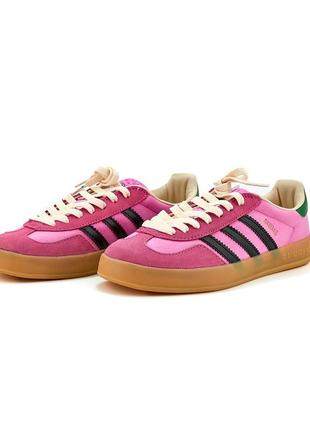 Женские кроссовки розовые gucci x adidas gazelle10 фото