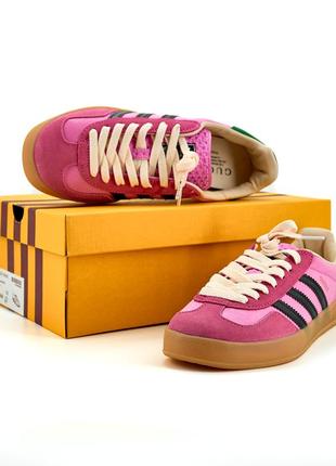 Женские кроссовки розовые gucci x adidas gazelle4 фото