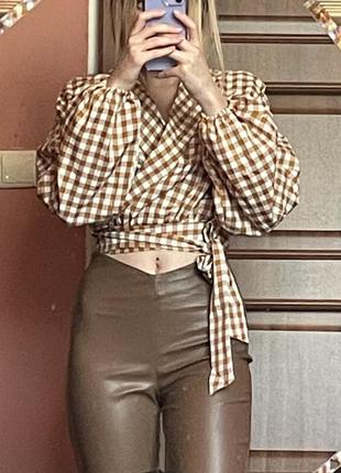 Кожаные клеш брюки divided & h&m