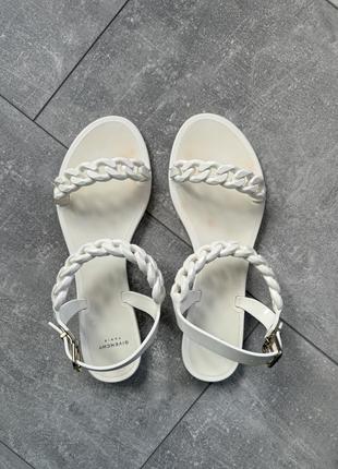 Босоножки сандалии givenchy Edgy jelly sandals белые