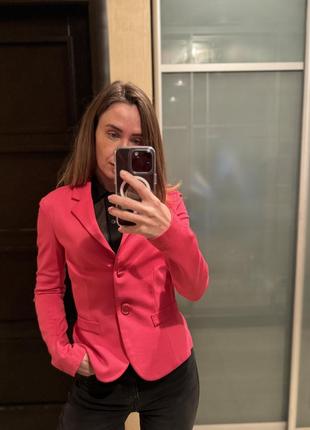 Ярко розовый пиджак1 фото