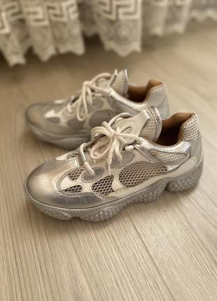 Кроссовки ilvi