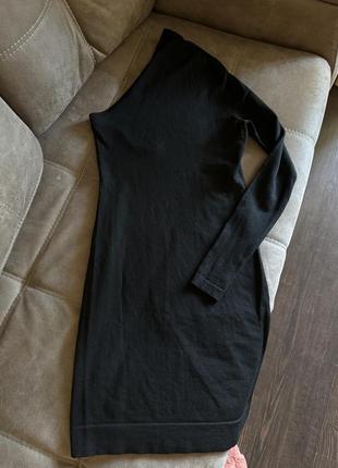 Черное теплое платье dkny на одно плечо