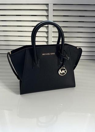 Чорна шкіряна сумка avril small black michael kors