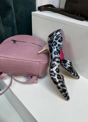 Ексклюзивні туфлі лодочки з італійської шкіри та замші жіночі на підборах шпильці леопардові фуксія7 фото
