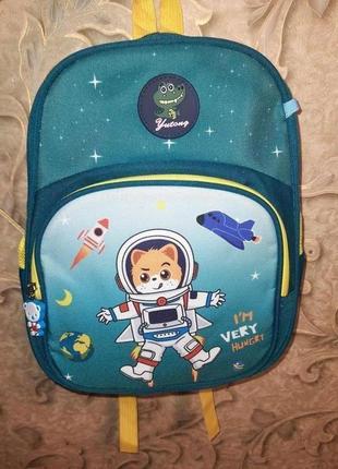 Рюкзак 32 на 25 см, у пакеті