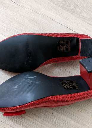 Червоні блискучі туфлі 424 фото