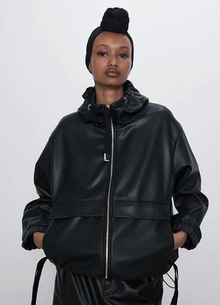 Куртка zara кожзам черная