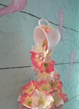 Интерьерная композиция " парящая" чашка с гортензией".