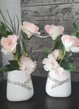 Парна композиція з еустомою і гортензіею.