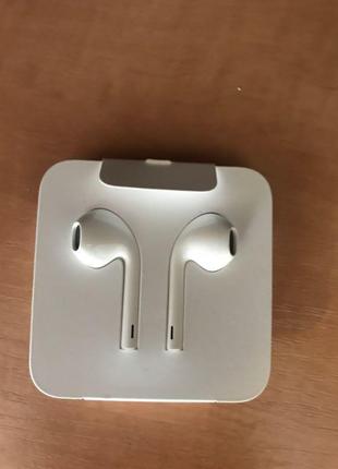 Нові наушники earpods with lightning