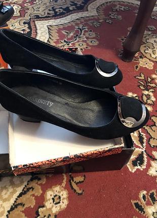 Туфли-лодочки из замши