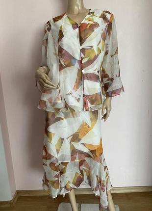 Легкий фірмовий костюм з асиметричною спідницею/xl/ brend claude bauer