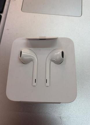 Earpods with lightning connector+ lightning to 3,5