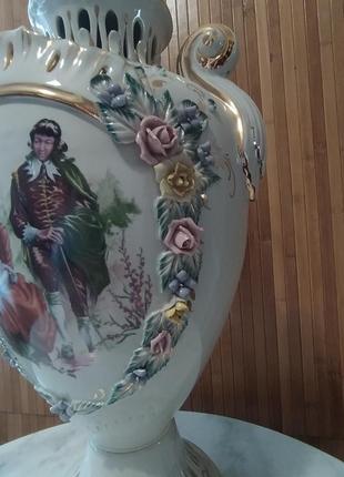 Винтажная фарфоровая ваза .каминная ваза