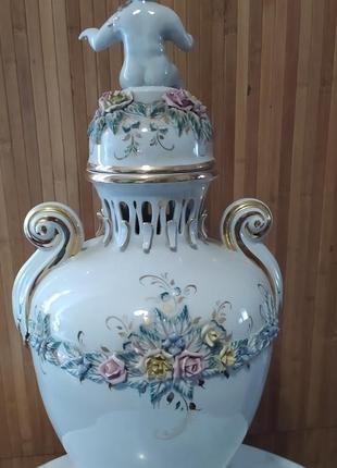 Винтажная фарфоровая ваза .каминная ваза