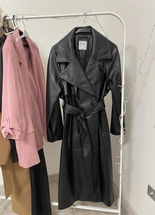 Тренч шкіряний bershka