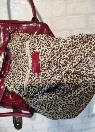Стильная, кожаная, объемная и вместительная сумка dolce&gabbana10 фото