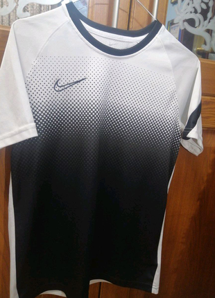 Футболка nike dri fit