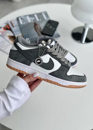 Стильные женские кроссовки nike sb dunk smoke gum тёмно-серые