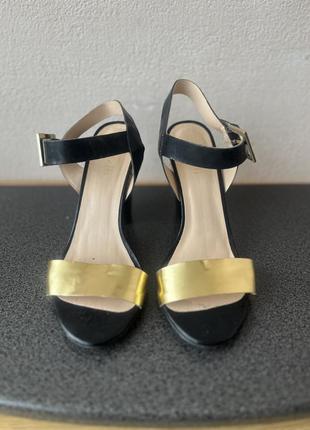 Босоніжки minnelli