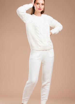 Стильный прогулочный костюм