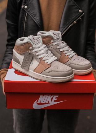 Женские кроссовки nike air jordan 1retro grey/rose