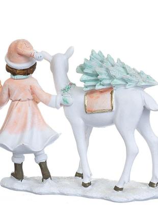 Керамическая новогодняя декоративная статуэтка "олень и девочка"3 фото