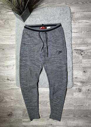 Оригинальные, спортивные штаны от всех известного бренда “nike tech fleece”