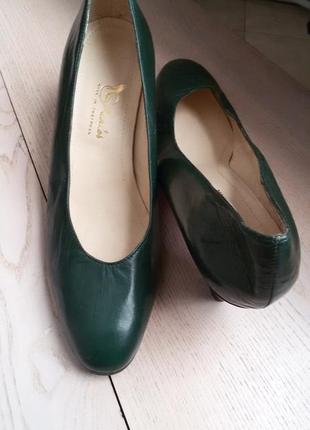 Charles -элегантные кожаные туфли 38 1/2 размер
