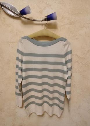Красивый шерстяной джемпер в полоску