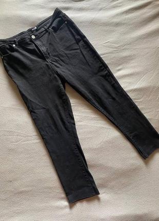 Черные джинсы от boohoo