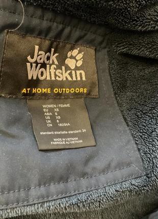 Спортивная удлиненная фирменная курточка на легком синтепоне. / xs/ brend jack wolfskin5 фото