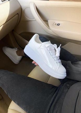 Кросівки жіночі лакові александр маквін білі, alexander mcqueen patent white6 фото