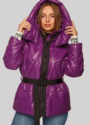 Модная молодежная женская демисезонная куртка с поясом и капюшоном5 фото